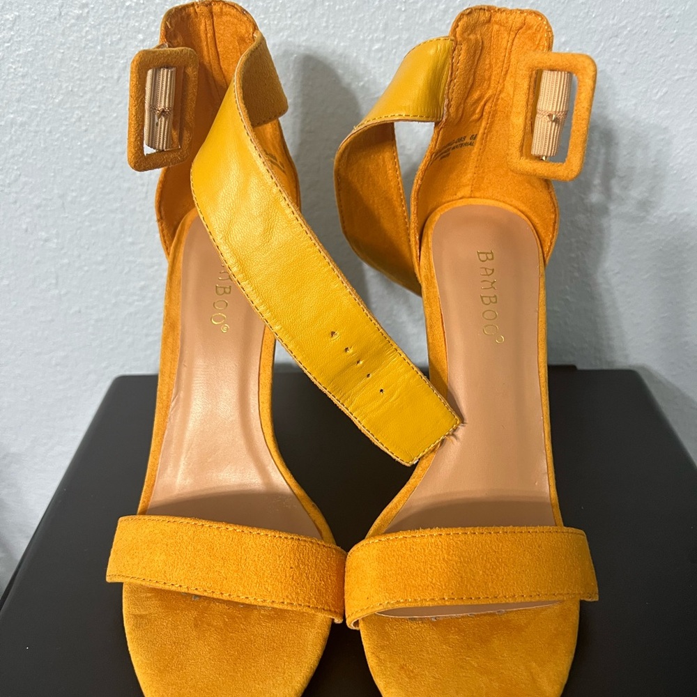 BAMBOO Women's Mustard Yellow Heels
